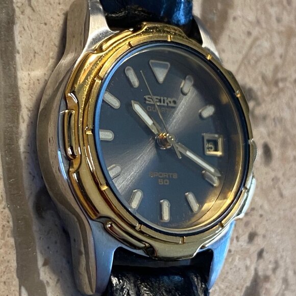 Vintage Seiko sports 50 ladies quartz watch - Picture 2 of 7